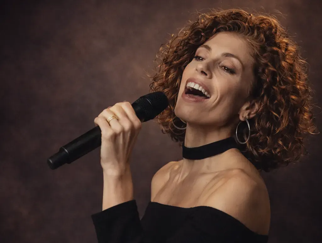 Cantante Opal en solitario